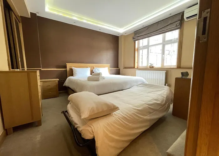 Luxe - Hyde Park - 2Bed 3Bath A/C + Lift