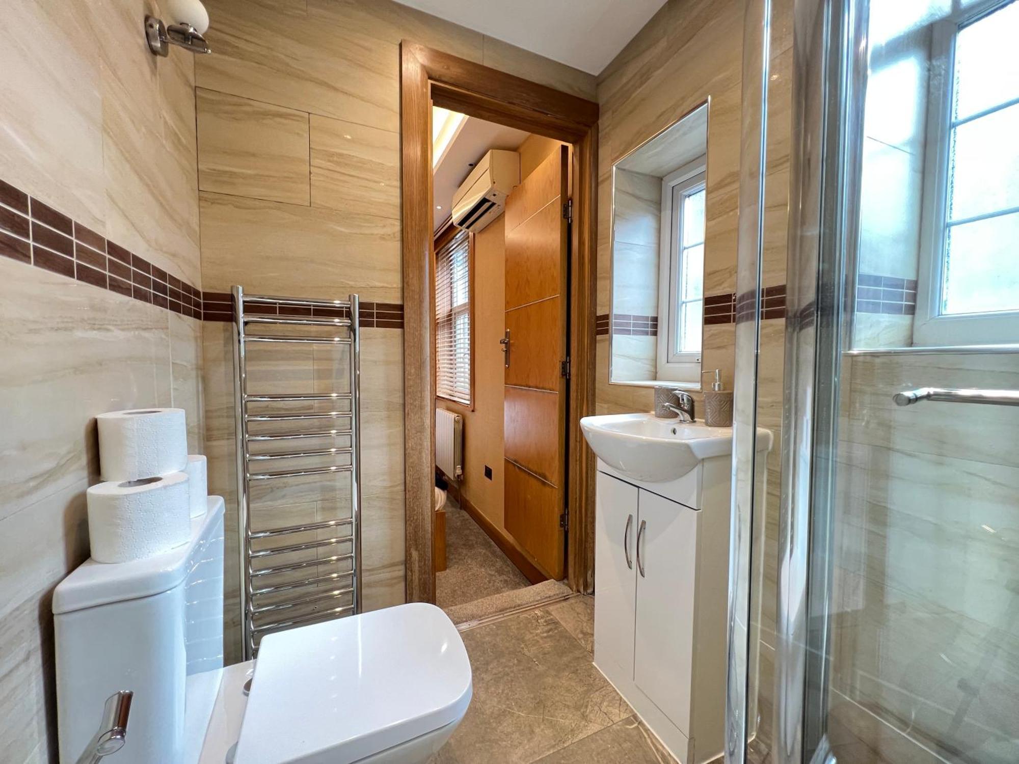 Апартаменты Luxe - Hyde Park - 2bed 3bath A/c + Lift