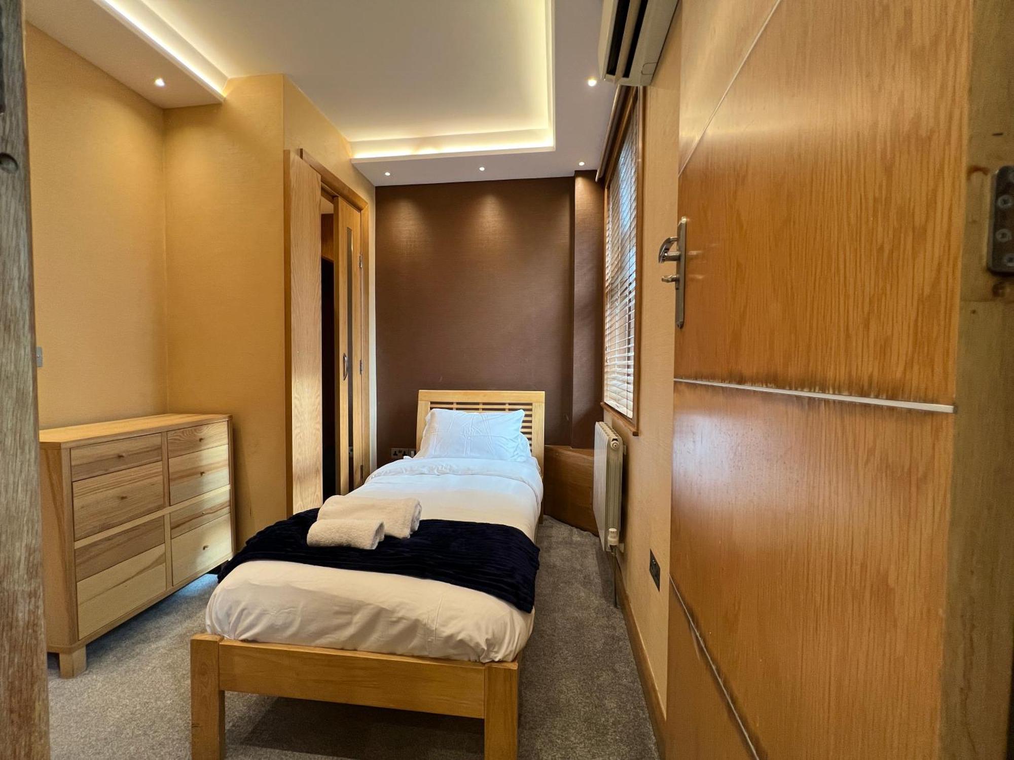 Luxe - Hyde Park - 2bed 3bath A/c + Lift Апартаменты *
