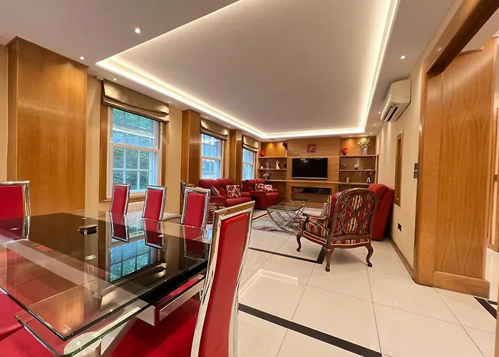 Luxe - Hyde Park - 2Bed 3Bath A/C + Lift